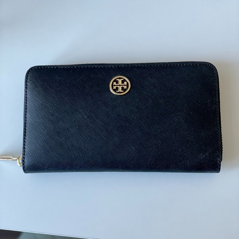 NWOT Tory Burch Black Wallet